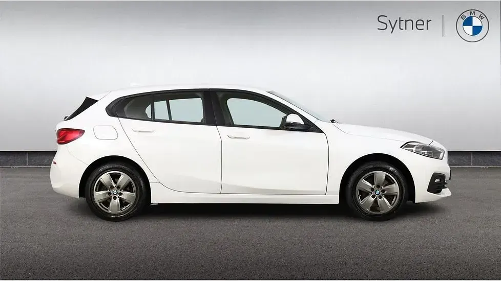 Used BMW 116 Sport Line 114 HP (83 kW) 2021 White Hatchback