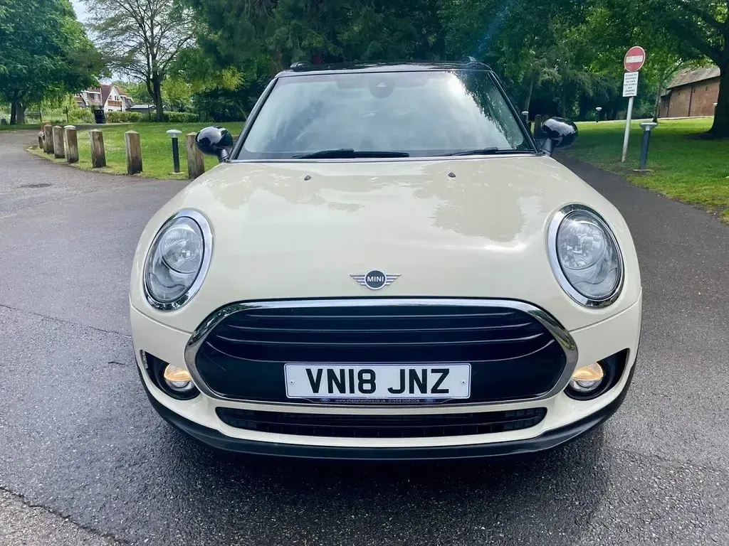 Used Mini Cooper Clubman 136 HP (100 kW) 2018 White Estate