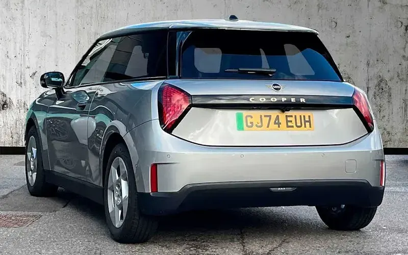 Used Mini Cooper Classic 135 kW (184 HP) 2026 Hatchback