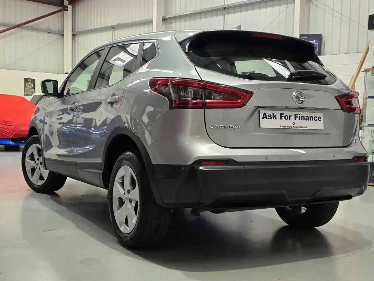 Used Nissan Qashqai Acenta Premium 140 HP (102 kW) 2019 Silver SUV
