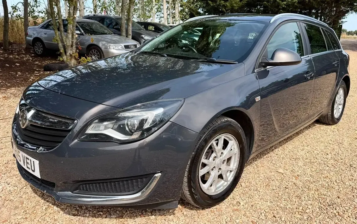 Used Vauxhall Insignia Design Edition 2015 Grey Estate