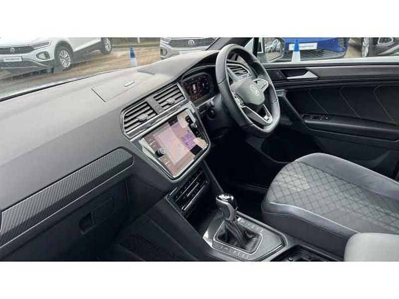 Used VW Tiguan R-line 150 HP (110 kW) 2023 Pure white SUV