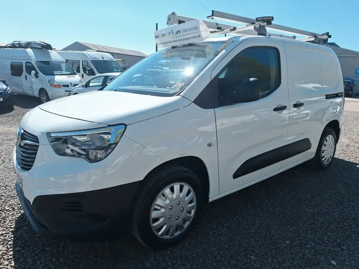 Używany Vauxhall Combo Edition 2019 Biały Sedan/Limuzyna