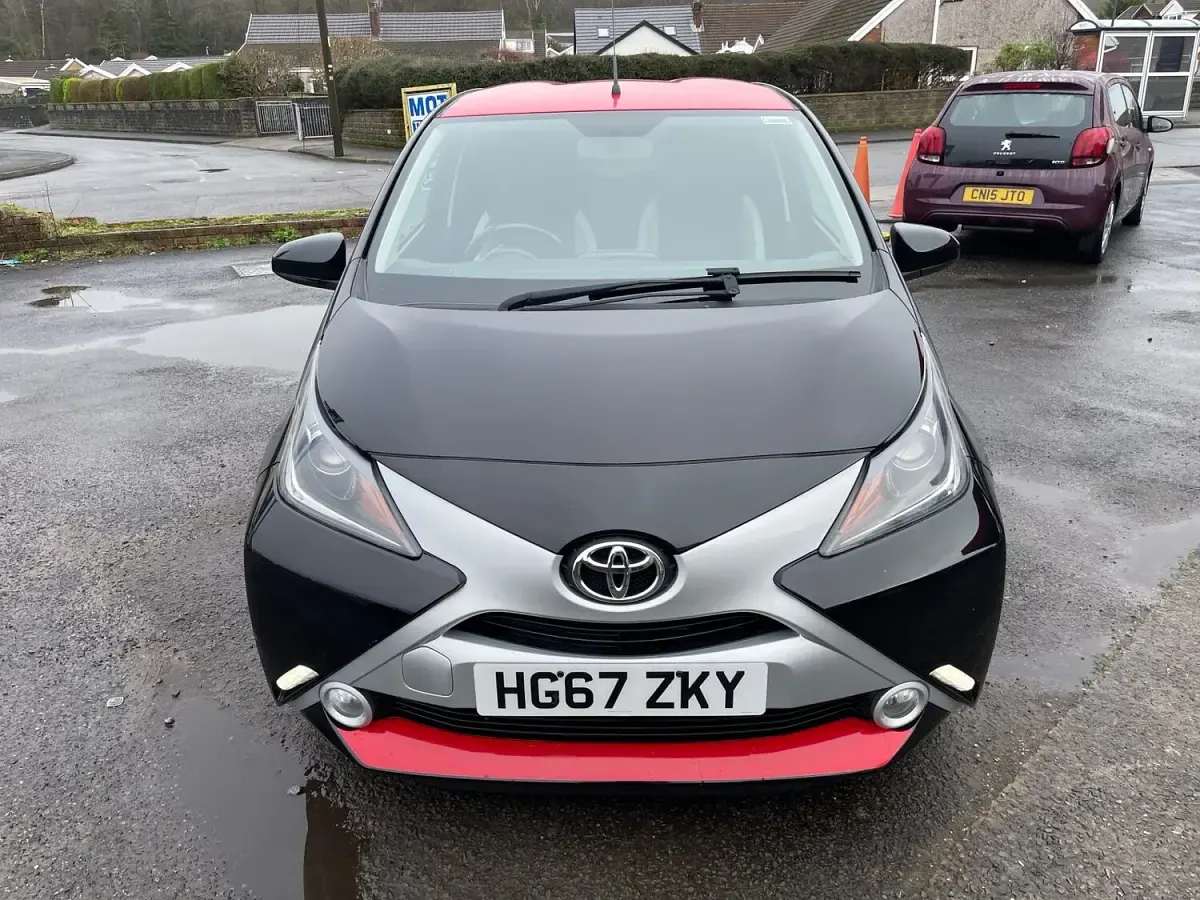 Used Toyota Aygo x-press 69 HP (50 kW) 2017 Black Hatchback