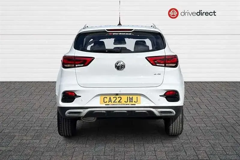 Używany MG ZS Exclusive 111 KM (81 kW) 2022 Biały SUV