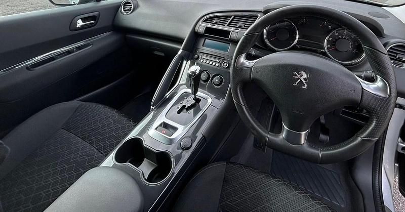 Begagnad Peugeot 3008 Active 2016 Silver Halvkombi