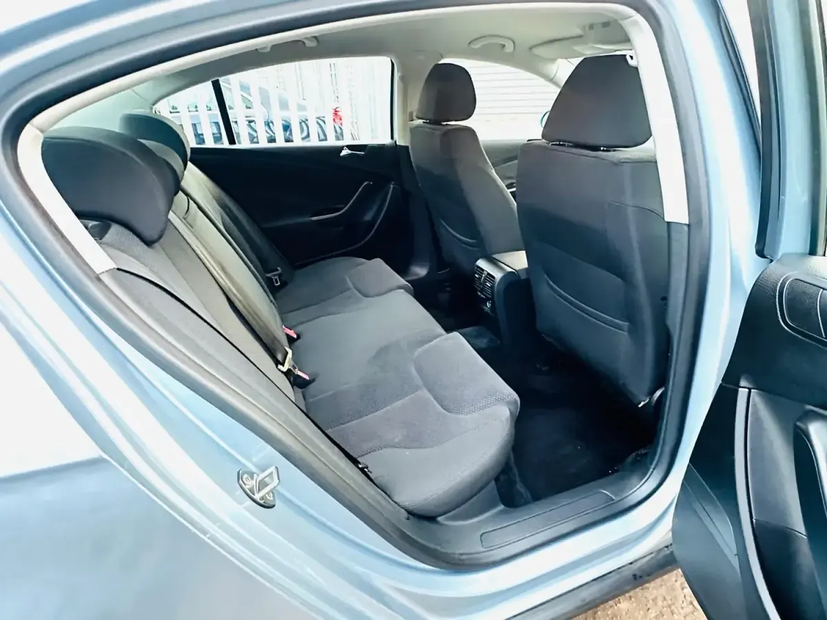 Used VW Passat SE 140 HP (102 kW) 2007 Blue Sedan