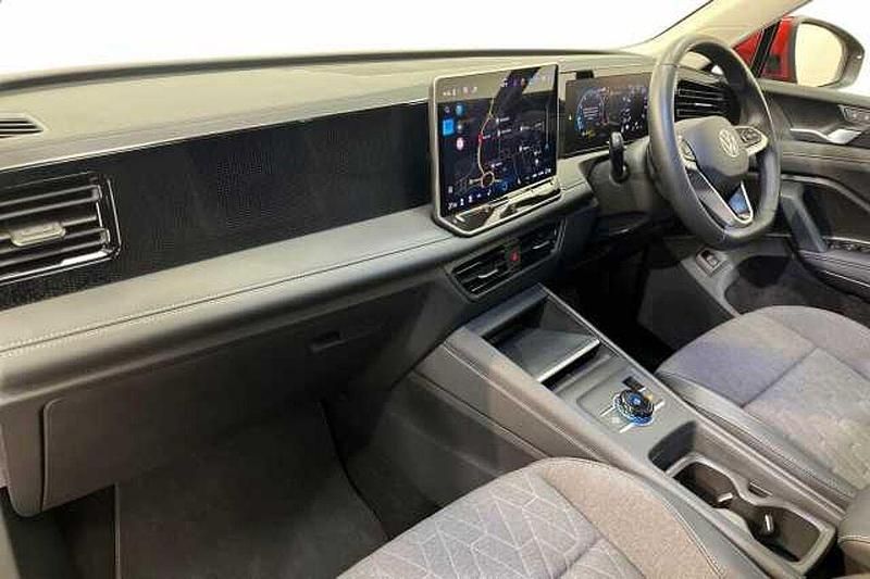 Used VW Tiguan Match 150 HP (110 kW) 2024 Persimmon red SUV