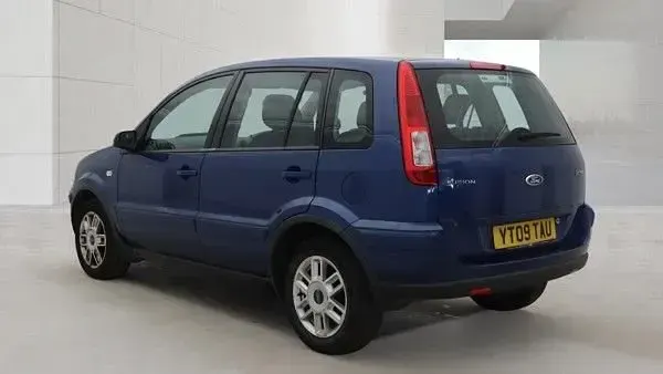 Used Ford Fusion Zetec 80 HP (58 kW) 2009 Blue Hatchback