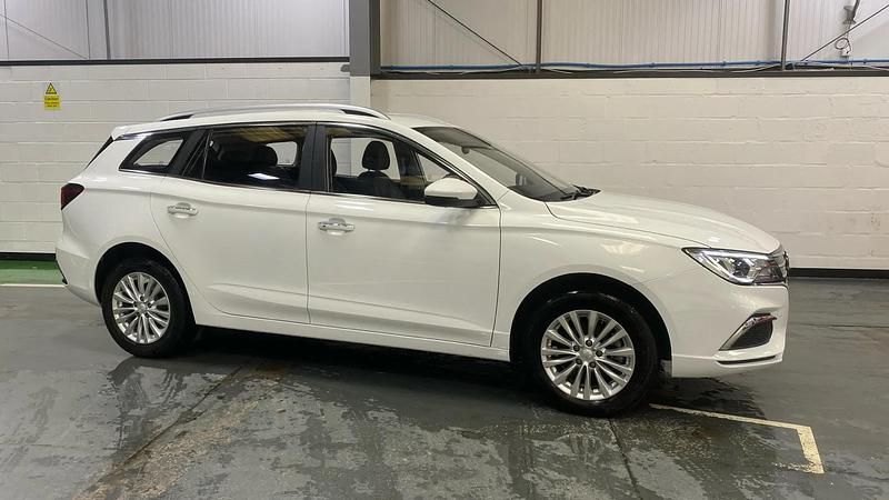 Used MG MG5 EV Exclusive 114 kW (156 HP) 2021 White Estate
