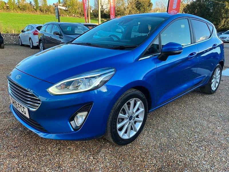 Used Ford Fiesta Titanium 100 HP (73 kW) 2019 Blue Hatchback