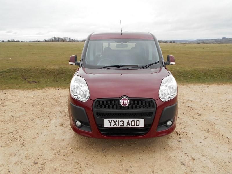 Used Fiat Doblò 2013 Red MPV
