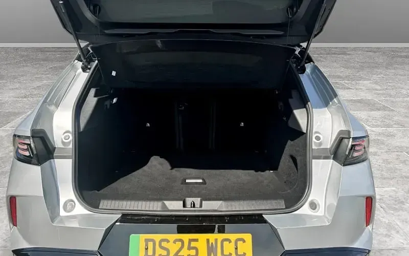 Used Vauxhall Grandland 156 kW (213 HP) 2025 Silver SUV