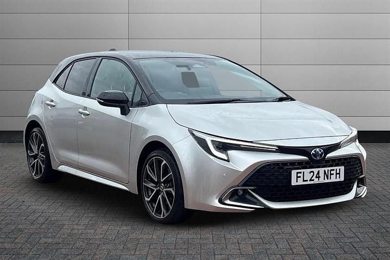 Pure white Used 2024 Toyota Corolla Hatchback | £23,901 (Fair price) - Image 1/3