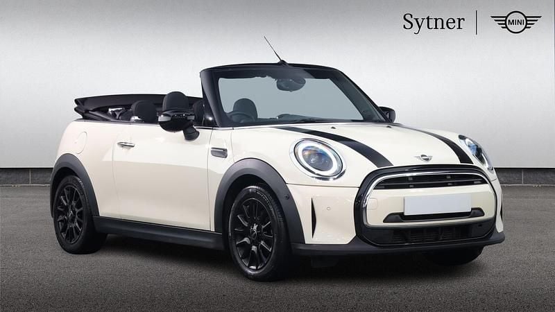 Used Mini Cooper Classic 134 HP (98 kW) 2022 White Hatchback