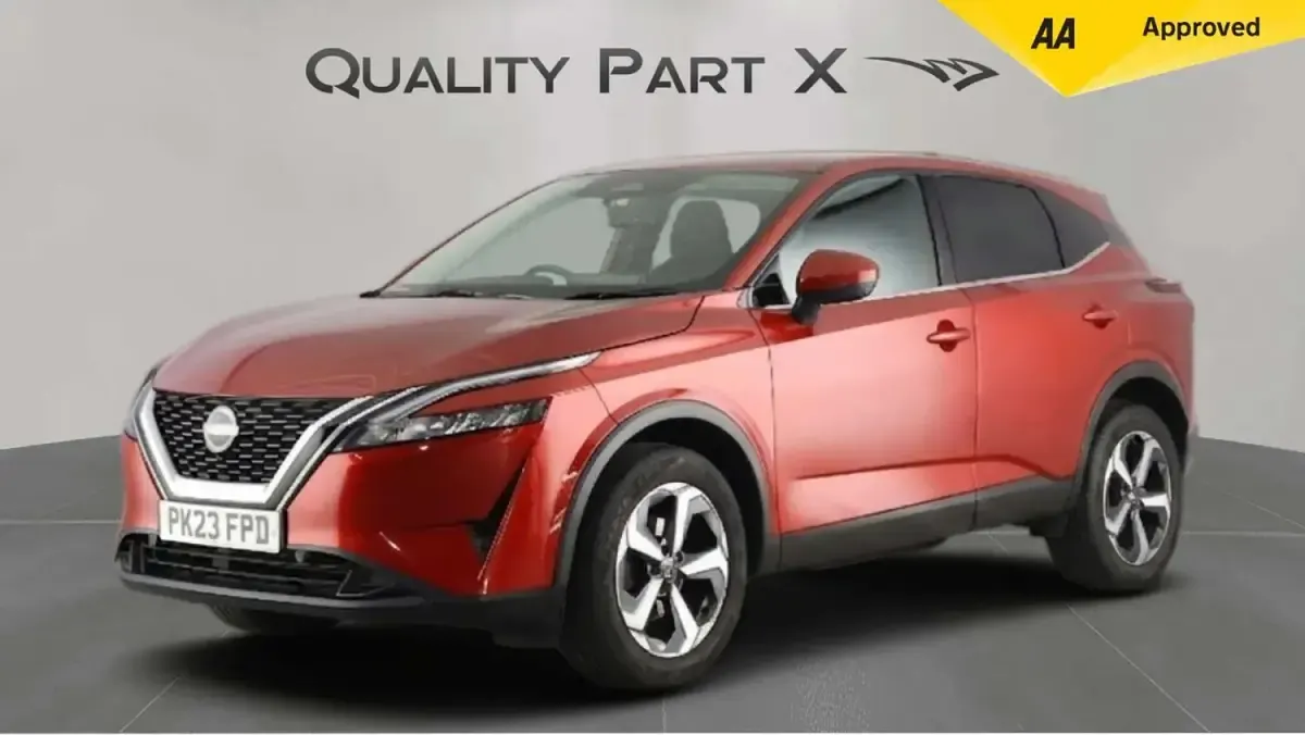 Used Nissan Qashqai N-Connecta 140 HP (102 kW) 2023 Red SUV