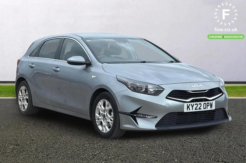 Used Kia Ceed 118 HP (86 kW) 2022 Silver Hatchback