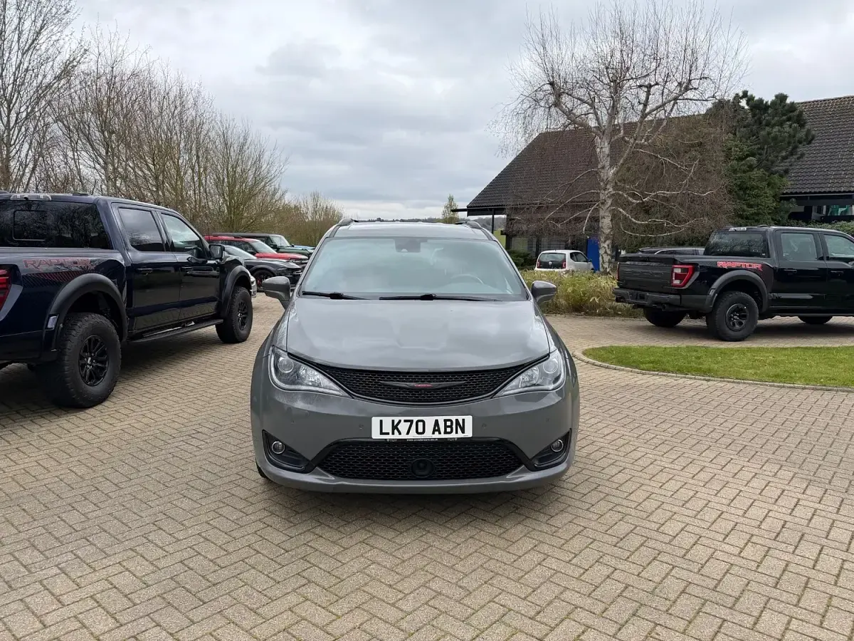 Used Chrysler Pacifica Limited 2020 Grey SUV
