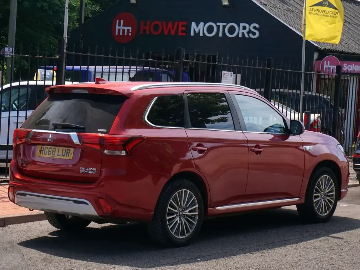 Used Mitsubishi Outlander P-HEV 2018 Red Estate