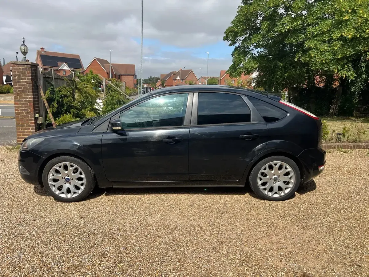 Used Ford Focus Zetec 98 HP (72 kW) 2010 Black Hatchback