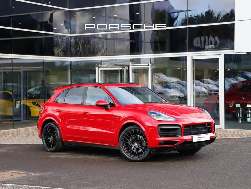 Used Porsche Cayenne 462 HP (339 kW) 2021 Red SUV