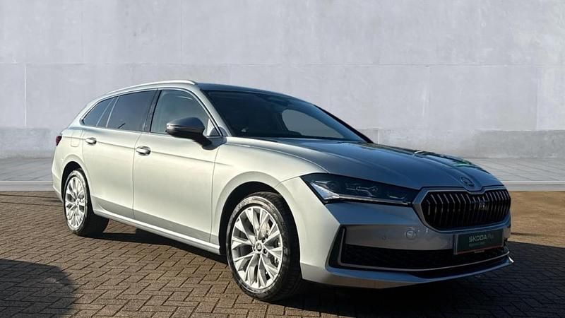 Pebble silver metallic New 2025 Skoda Superb SE L Estate | £36,950 - Image 1/4