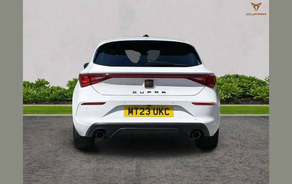 Used Cupra Leon VZ1 241 HP (177 kW) 2023 White Hatchback