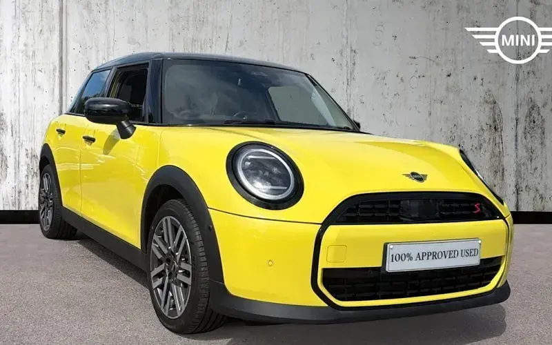 Used Mini Cooper Classic 204 HP (150 kW) 2024 Hatchback