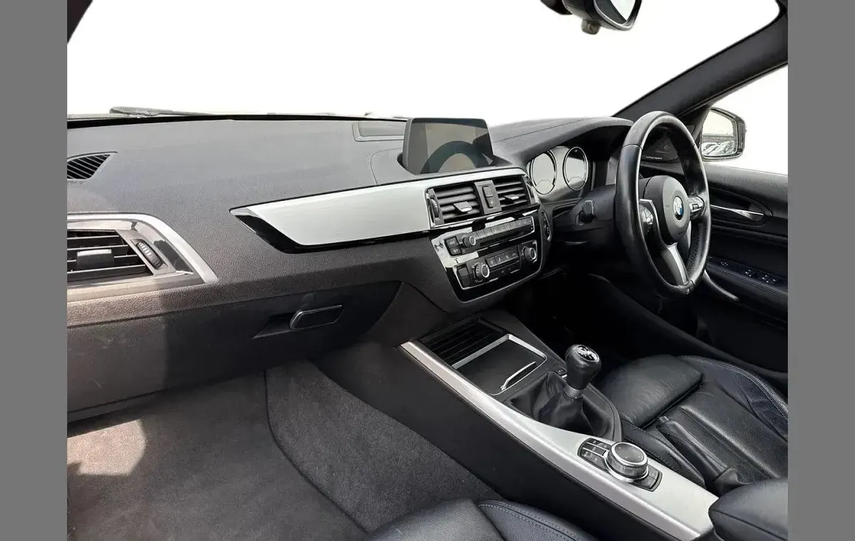 Used BMW 118 M Sport 134 HP (98 kW) 2019 White Hatchback