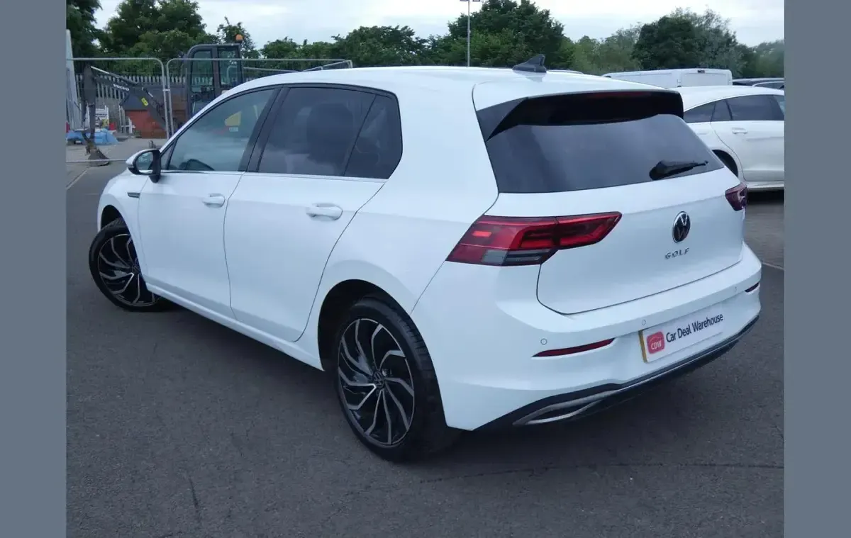 Used VW Golf VIII Edition 128 HP (94 kW) 2023 White Hatchback