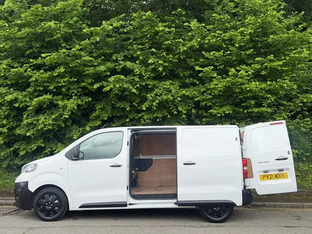 Used Peugeot Expert 2021 White Van