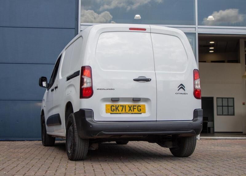 White Used 2021 Citroën Berlingo MPV | £8,696 (Good price) - Image 1/4
