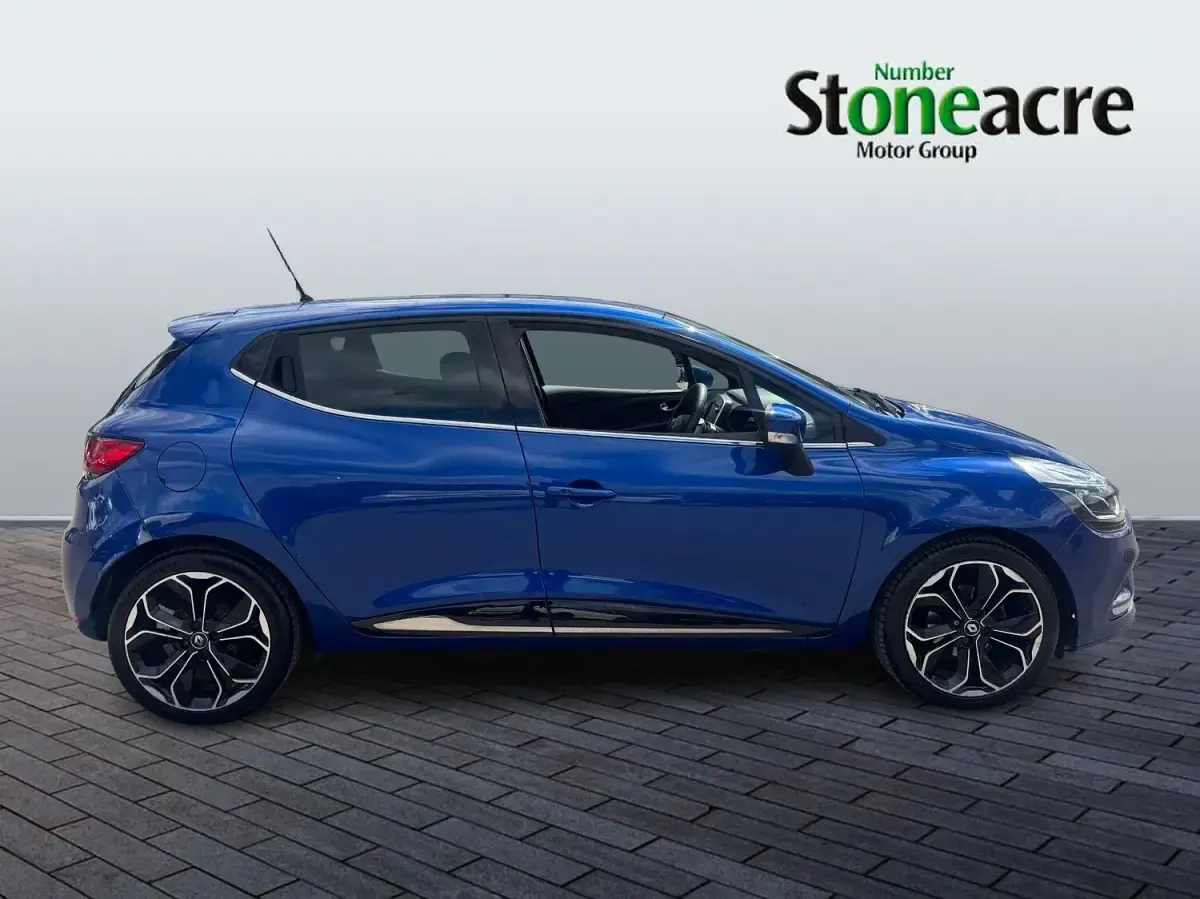 Used Renault Clio Iconic 90 HP (66 kW) 2019 Blue Hatchback