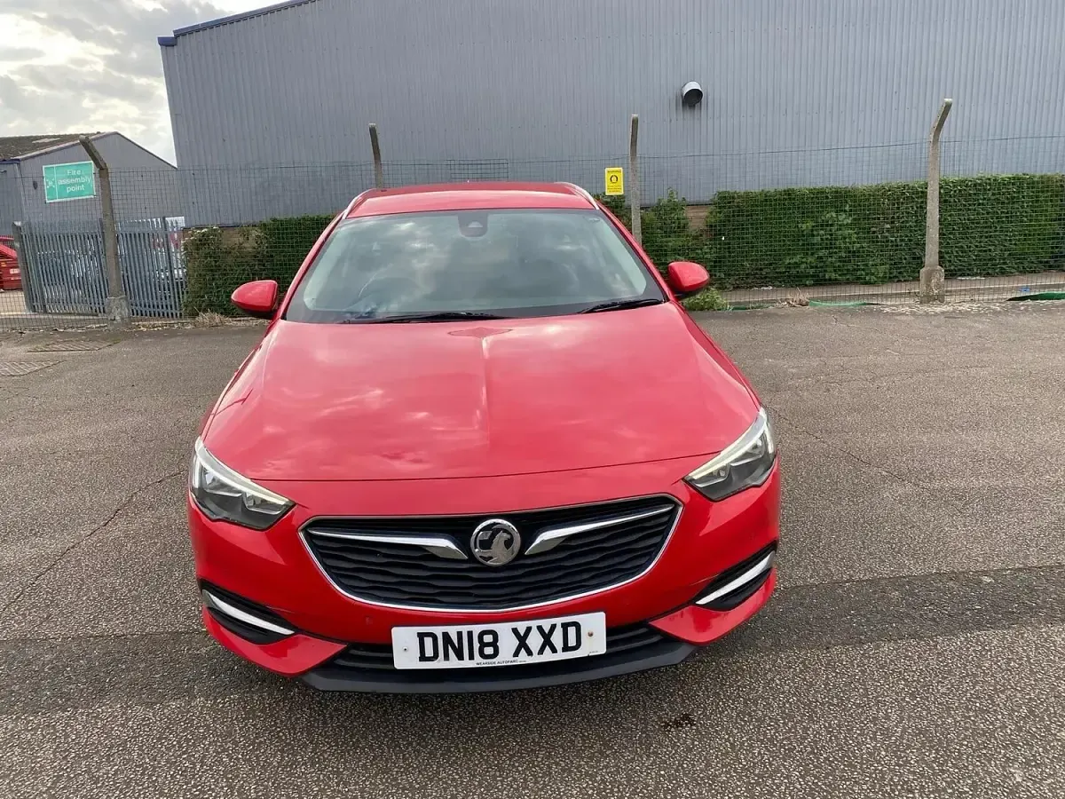 Used Vauxhall Insignia S 110 HP (80 kW) 2018 Red Estate