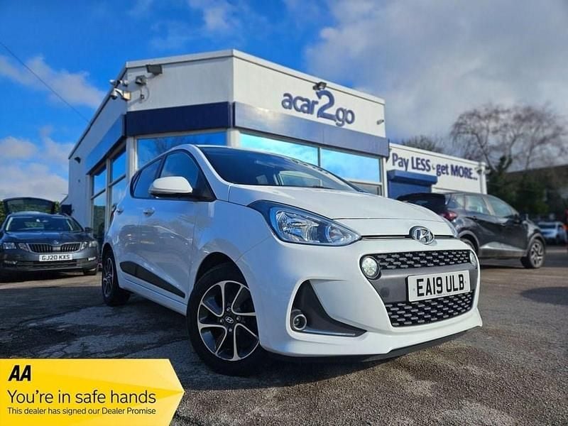 White Used 2019 Hyundai i10 Premium Hatchback | £6,998 (Good price) - Image 1/4