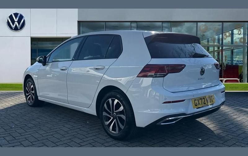 Used VW Golf VIII Active 110 HP (80 kW) 2022 Pure white Hatchback