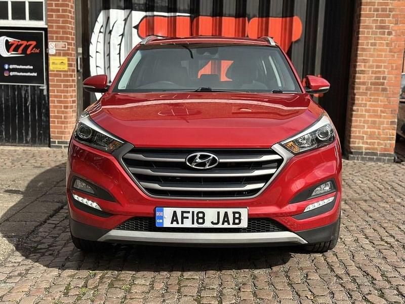 Used Hyundai Tucson SE 141 HP (103 kW) 2018 Red SUV