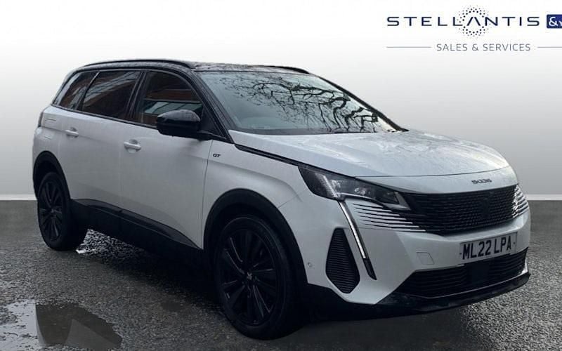 White Used 2022 Peugeot 5008 Premium Estate | £22,026 (Fair price) - Image 1/4