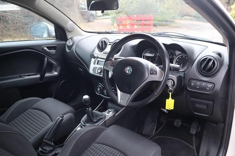 Used Alfa Romeo MiTo Veloce 135 HP (99 kW) 2010 White Hatchback