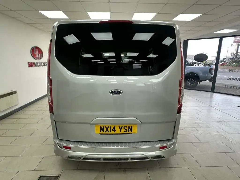 Usado Ford Transit Custom 100 HP (73 kW) 2014 Prateado Van