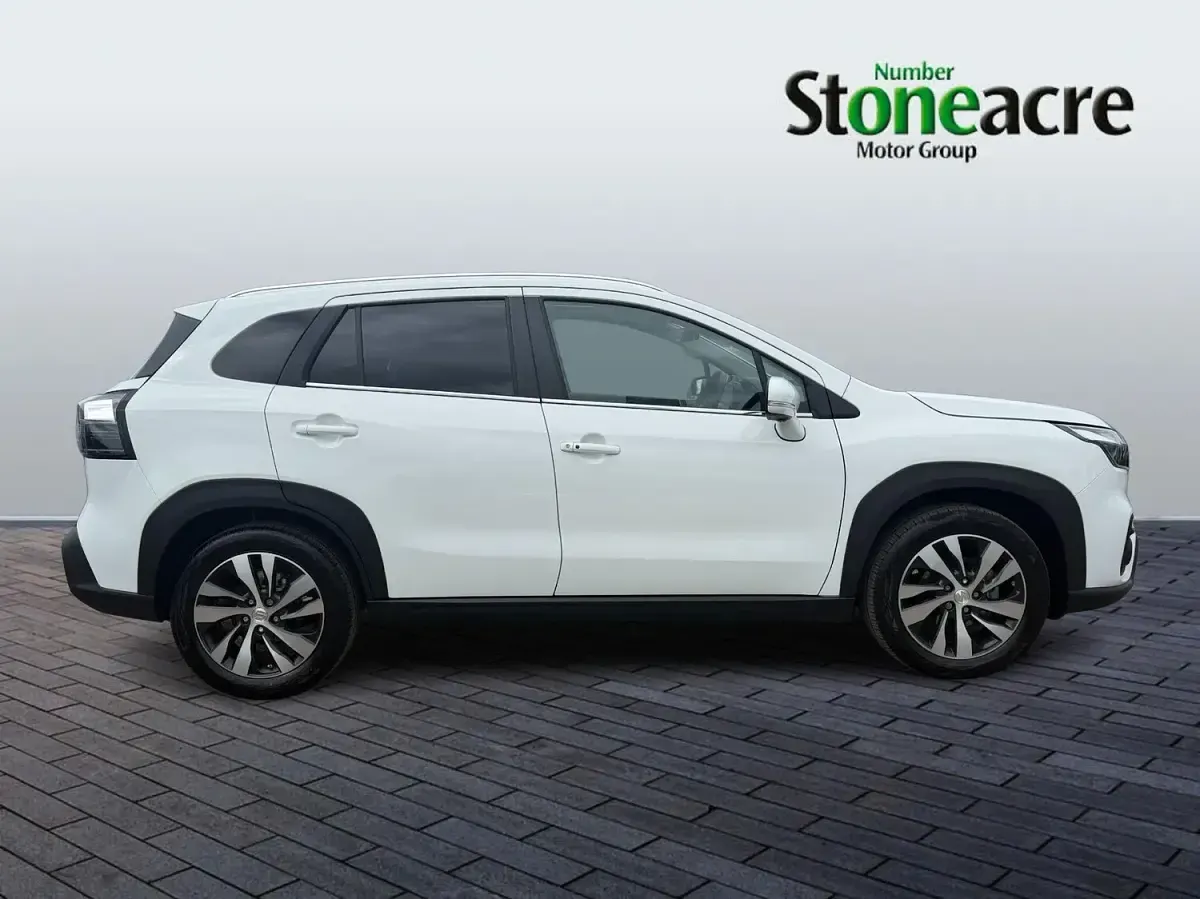 Used Suzuki SX4 129 HP (94 kW) 2025 White Hatchback