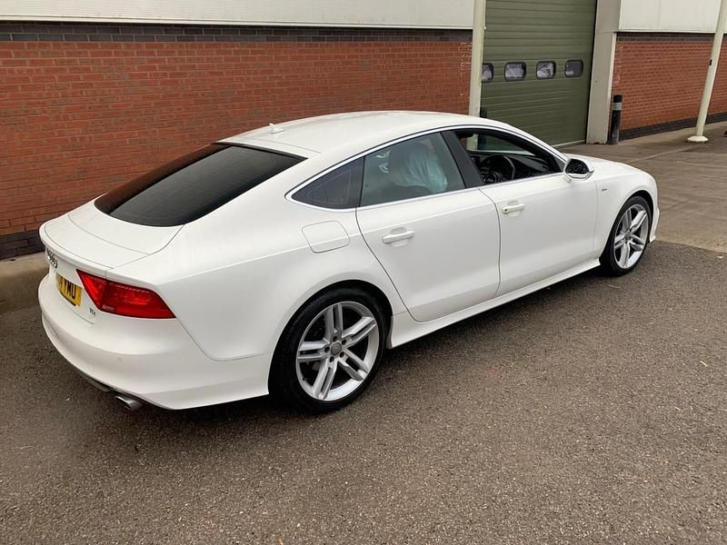 Used Audi A7 S-Line 2014 White Hatchback