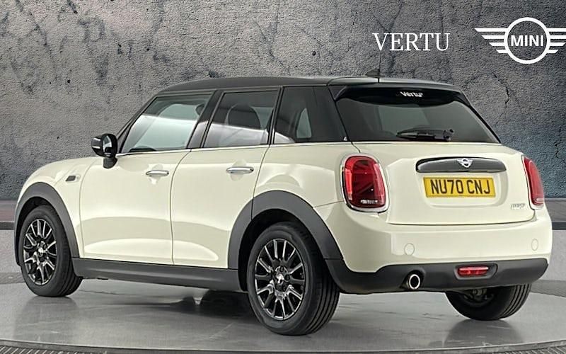 Begagnad Mini Cooper Classic 136 HK (100 kW) 2020 Vit Halvkombi