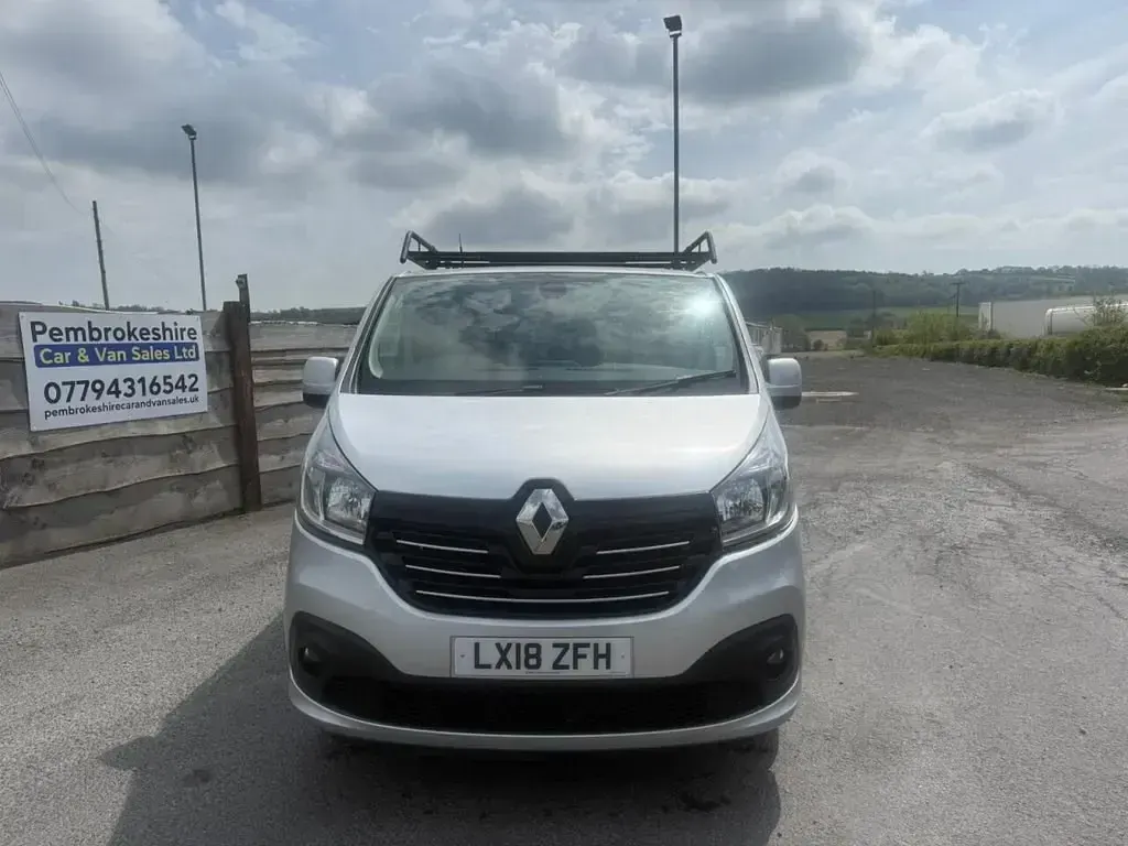 Usado Renault Trafic 2018 Prateado Monovolume