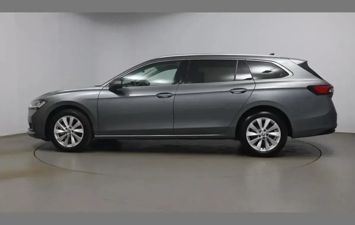 Used Skoda Superb SE Technology 150 HP (110 kW) 2024 Grey Estate