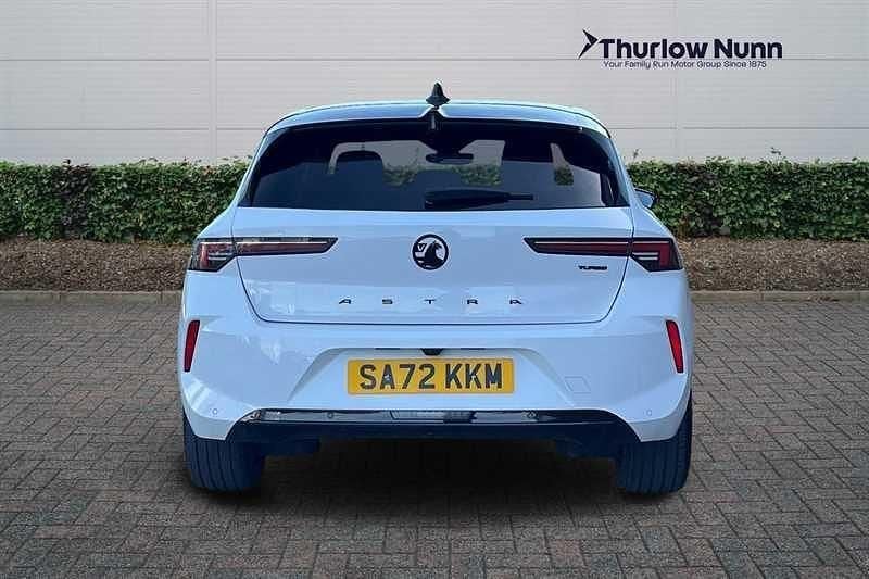 Used Vauxhall Astra GS Line 130 HP (95 kW) 2022 White Hatchback
