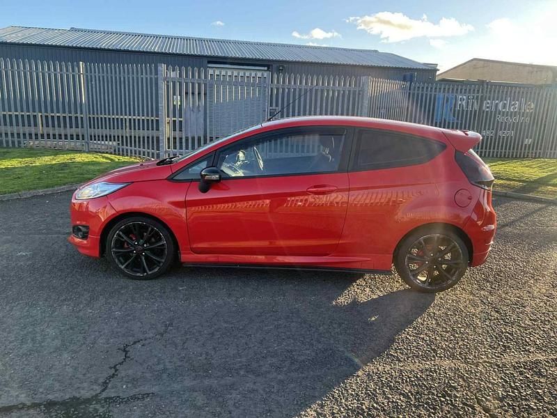 Usado Ford Fiesta ST-Line 2016 Vermelho Citadino