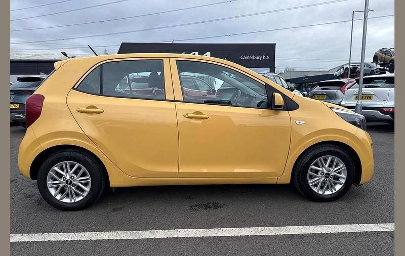Used Kia Picanto 65 HP (47 kW) 2021 Yellow Hatchback