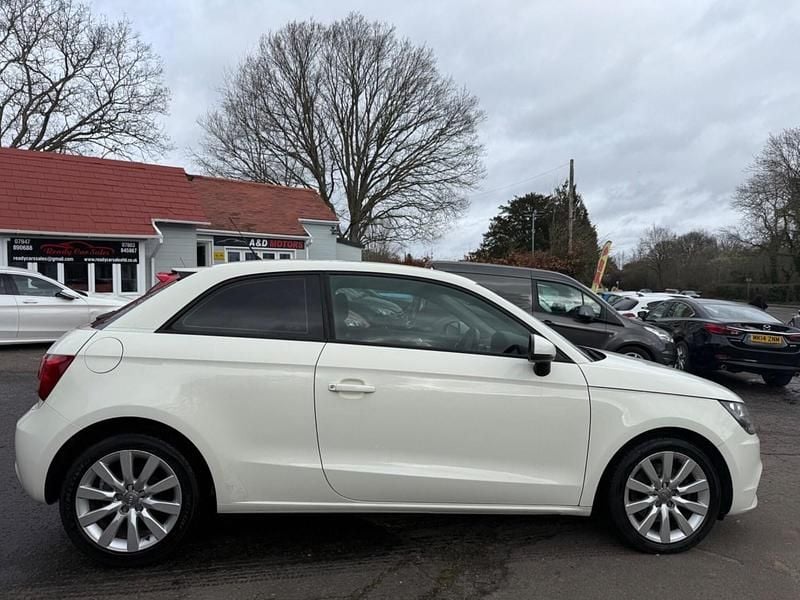 Used Audi A1 Sport 105 HP (77 kW) 2012 White Hatchback