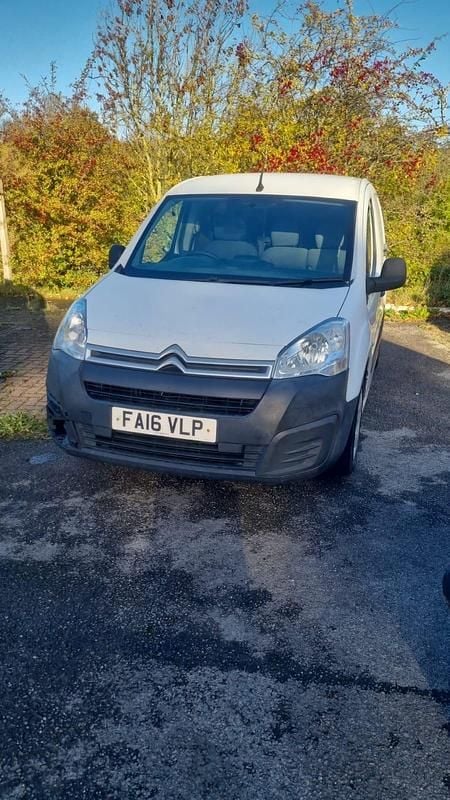 White Used 2016 Citroën Berlingo | £1,995 (Fair price) - Image 1/4